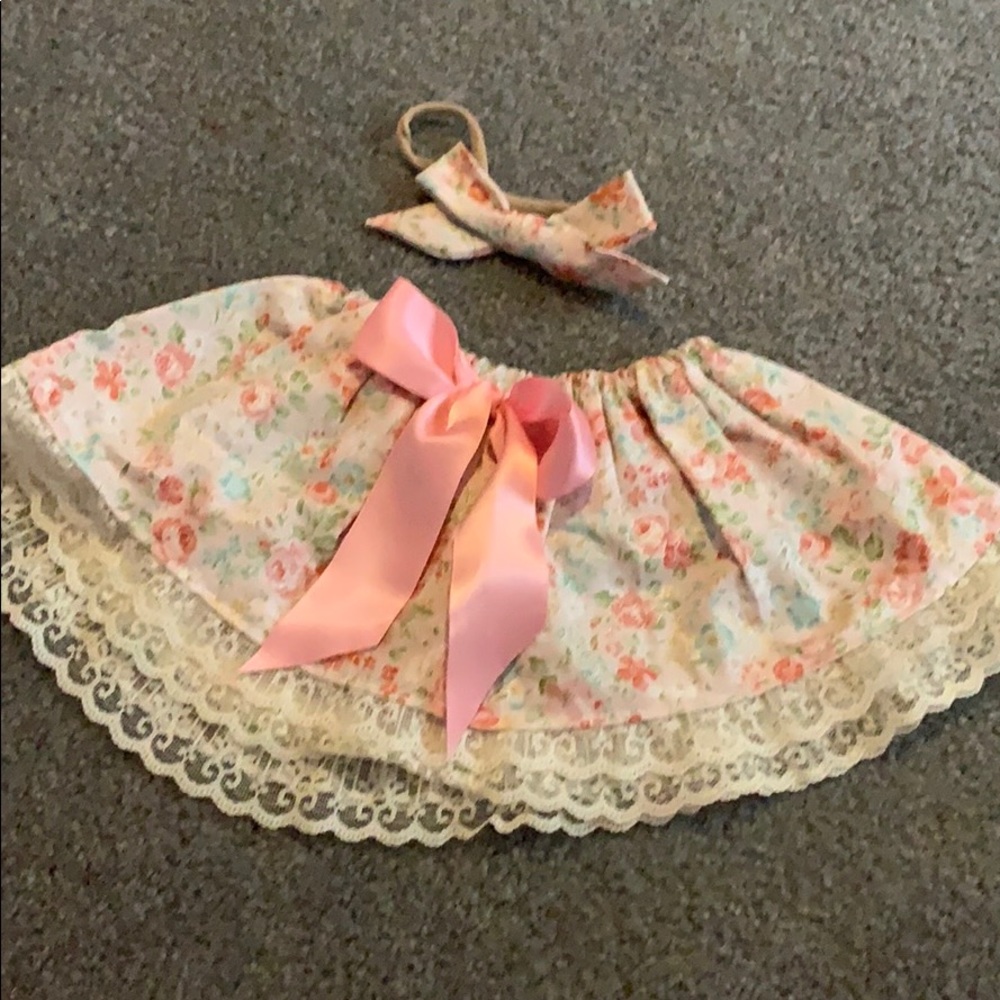 LIKE NEW! Floral skirt and headband